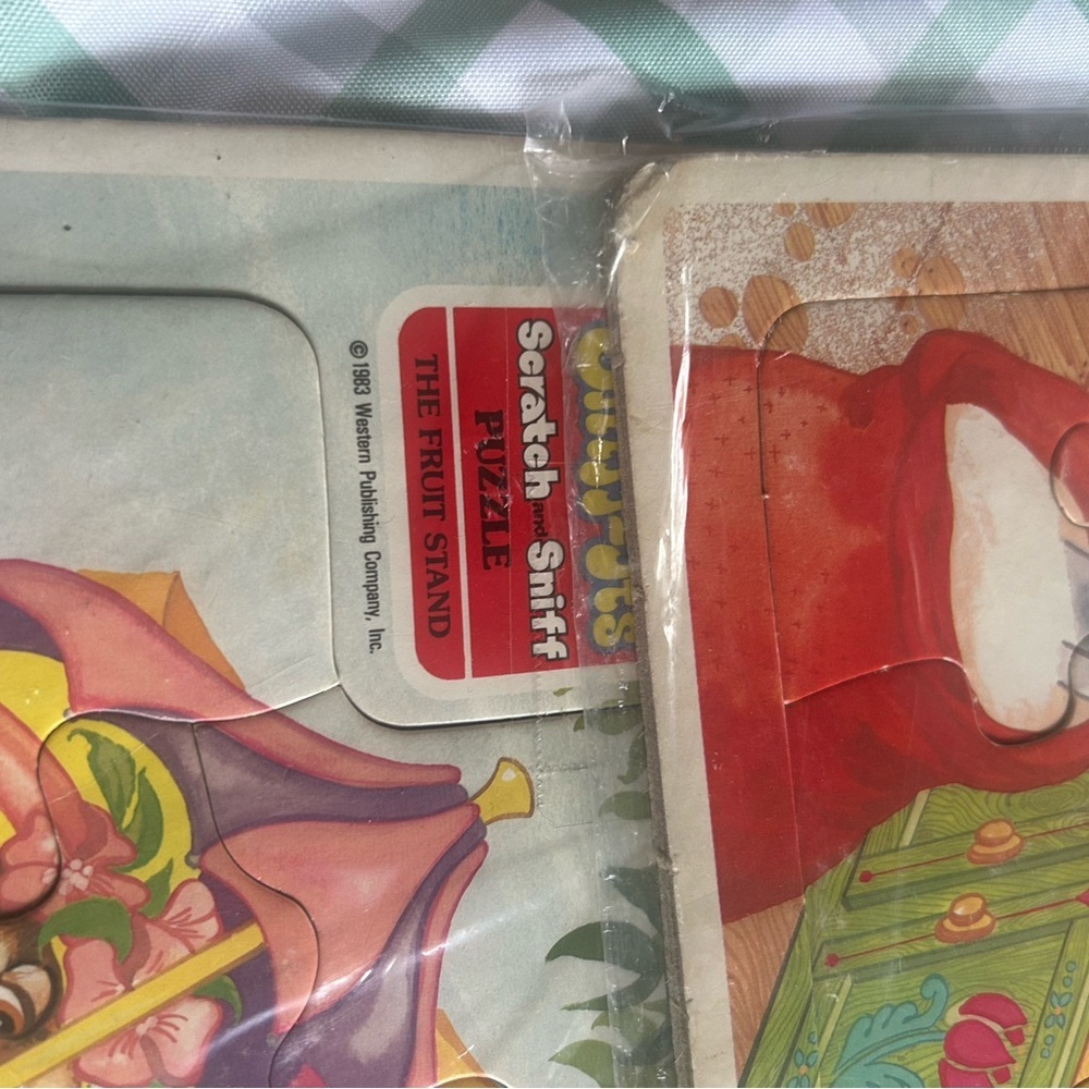 Little sniff it's scratch sniff 1983 Western Publishing Company puzzle bundle - Picture 3 of 5